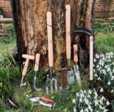 Mastering the Artistry of Old Japanese Gardening Through Traditional Tools